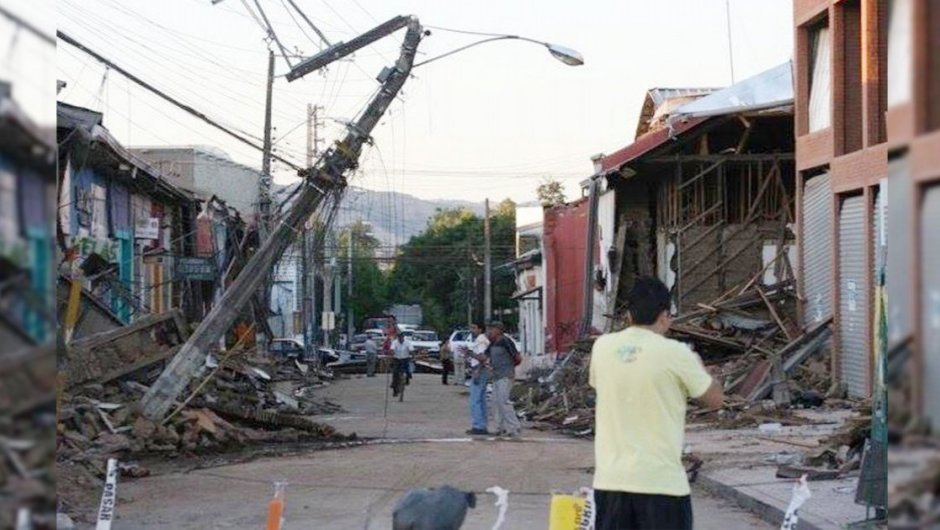 Tras la fatídica madrugada del 27 de febrero, mucha infraestructura de la región del Maule quedó en el suelo. (Foto: @QueTalca). 