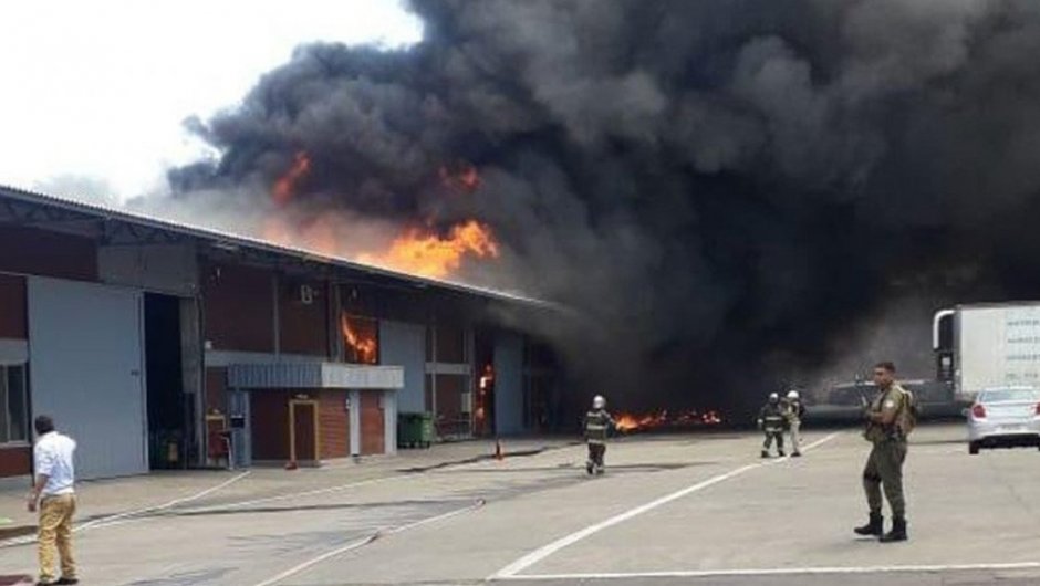 La explosión dejó tres víctimas fatales y seis heridos. (Foto: @RadioCuervoUru).