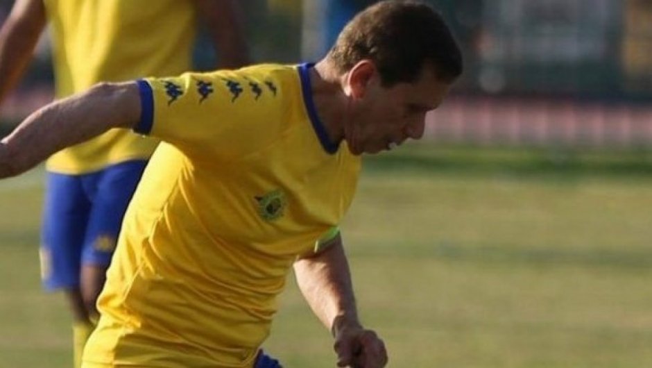 Eez Eldin Bahder debutó en el 6th October de la Tercera división de Egipto a sus 75 años.