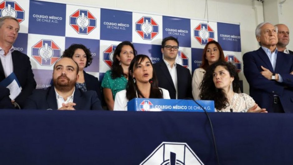 Los presidentes de los partidos políticos se reunieron con la presidenta del Colegio Médico. (Foto:  Agencia Uno). 