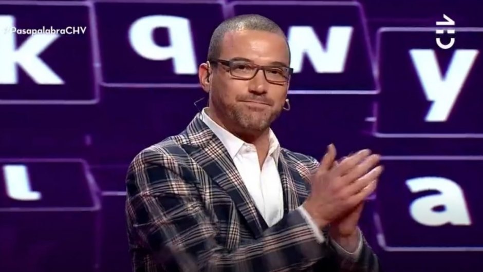 Julián Elfenbein, animador de Pasapalabra. (Foto: CHV).