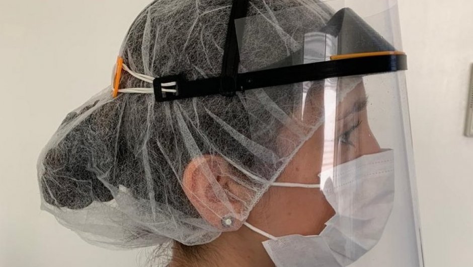Las mascarillas faciales serán entregadas en los hospitales. (Fotos: UTalca).
