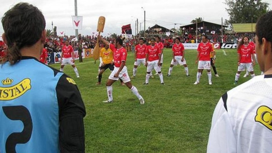 El 5 de agosto de 2009 Colo Colo enfrentó a un equipo de Rapa Nui en la edición de la Copa Chile de ese año. (Foto: Dale Albo).