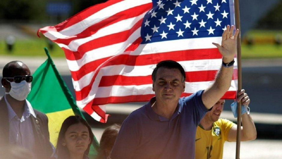 Presidente de Brasil, Jair Bolsonaro participando de una manifestación.