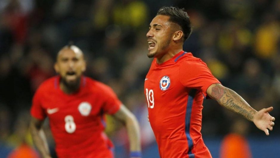 Marcos bolados marcando un agónico gol que le dio el triunfo a Chile sobre Suecia en el primer partido al mando de Reinaldo Rueda. 