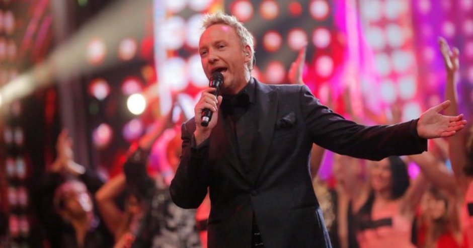 Martín Cárcamo, conductor del programa "Bailando por un sueño" de Canal 13. 