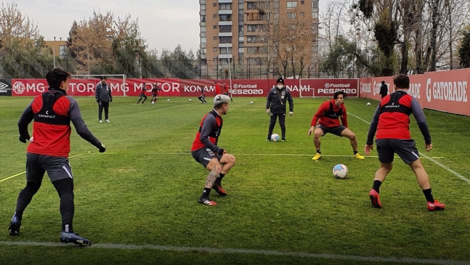 Parte del plantel de Colo Colo en el regreso a los entrenamientos. (Foto: @ColoColo). 