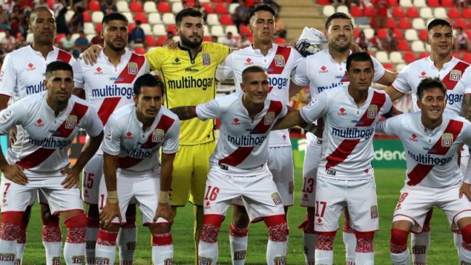 Plantel de Curicó Unido 2020. (Foto: Agencia Uno). 