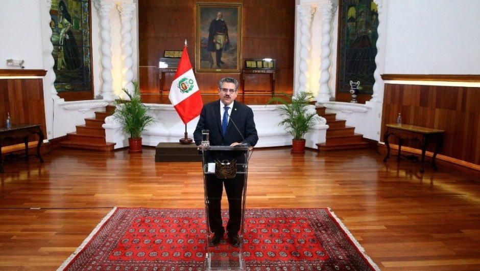 Manuel Merino renunció a la presidencia de Perú. 