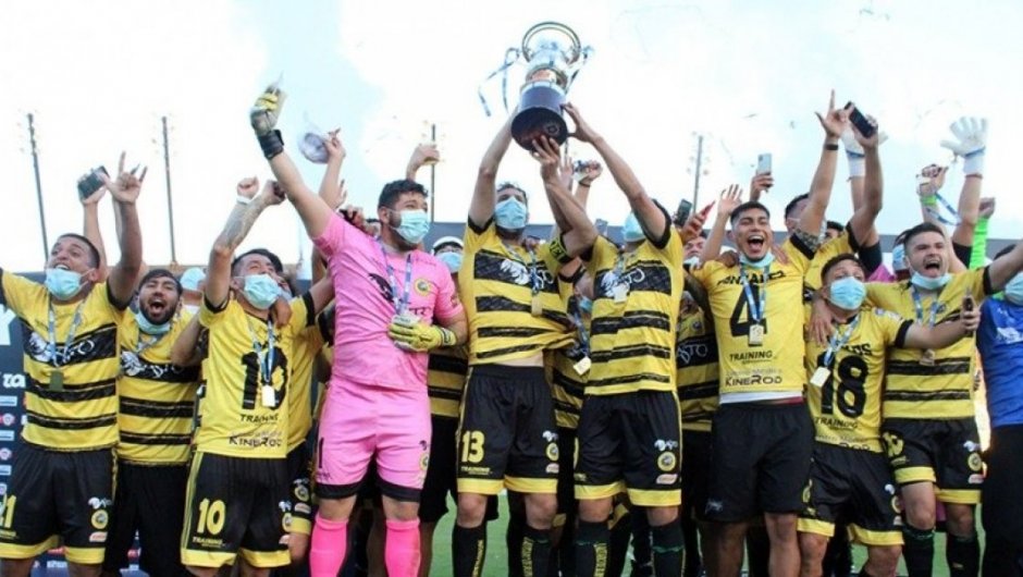Lautaro de Buin consiguió el ascenso a Primera B, tras coronarse campeón del torneo de Segunda División en el 2020. 