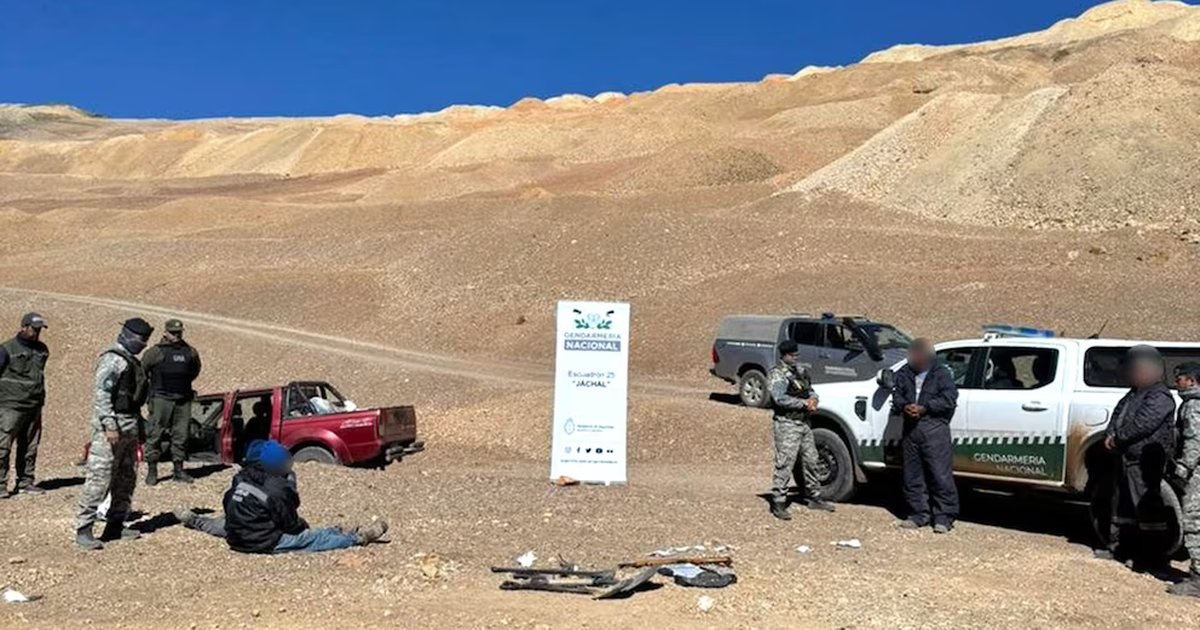 Chilenos son detenidos en Argentina: extraían oro ilegalmente y portaban un arma en mina de San Juan