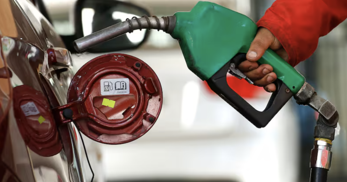 Proyectan fuerte alza de $36,5 en bencinas y $63 en diésel para este jueves