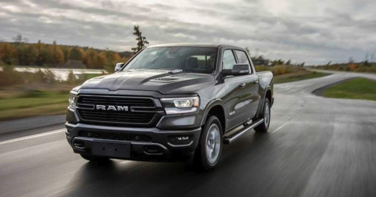 Sernac lanza alerta por falla grave en vehículos Jeep y RAM: advierten peligros de accidentes.