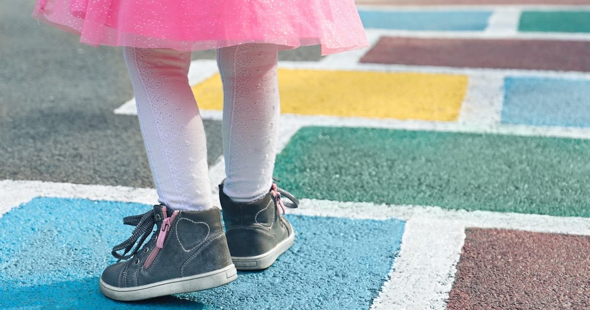 Tragedia en el recreo: niña de 6 años muere tras tropezar con sus cordones